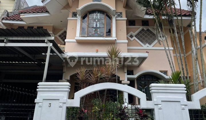 Rumah Modern Nyaman Cigadung