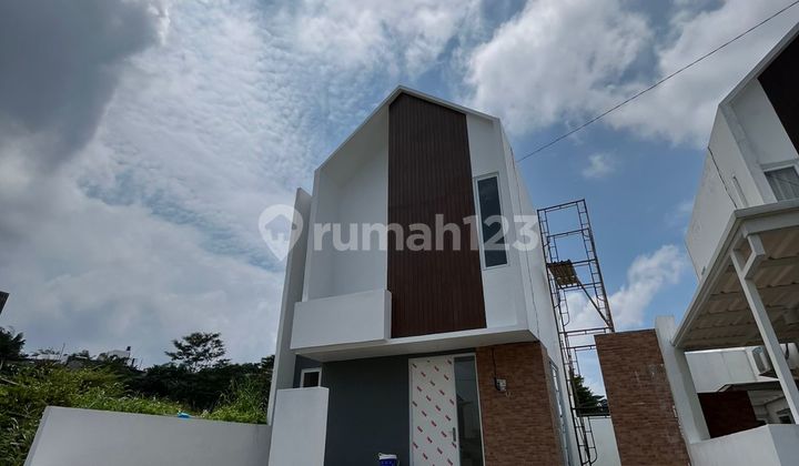 New 2-Storey House. Sea View. in West Semarang / Ngaliyan 1