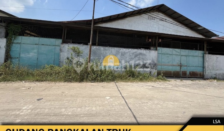 Gudang Kawasan 'Pangkalan Truk' Genuk. Sudah Tidak Banjir Dekat Pelabuhan 1
