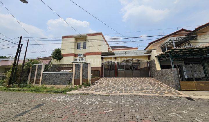  Rumah Bagus 2 Lantai  Di Hasanudin, Semarang Tengah 2