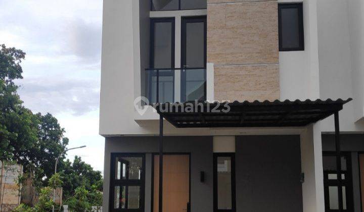 Rumah baru di Provence suite BSD City dekat Taman provence hadap Selatan 2 Lantai 1