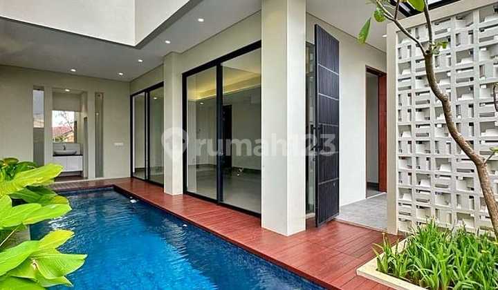 Rumah mewah murah dalam townhouse pinggir jalan raya utama  9
