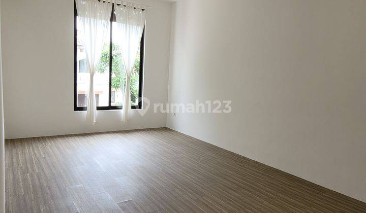 Dijual Rumah Cantik Rapih Di Kawasan Hijau The Green BSD 10