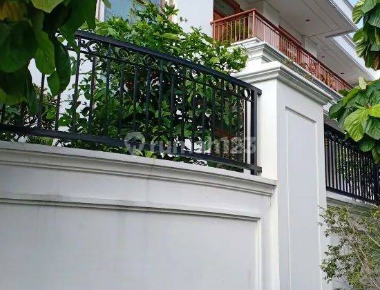 Rumah bagus siap huni lokasi bagus 2