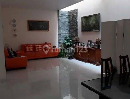 Rumah bagus Sunrise Garden jakarta barat 1