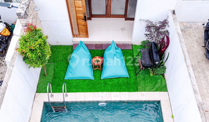 Villa 2 Lantai Furnished Kamar Tidur 2 Dekat Pantai Batu Belig di Seminyak Kerobokan