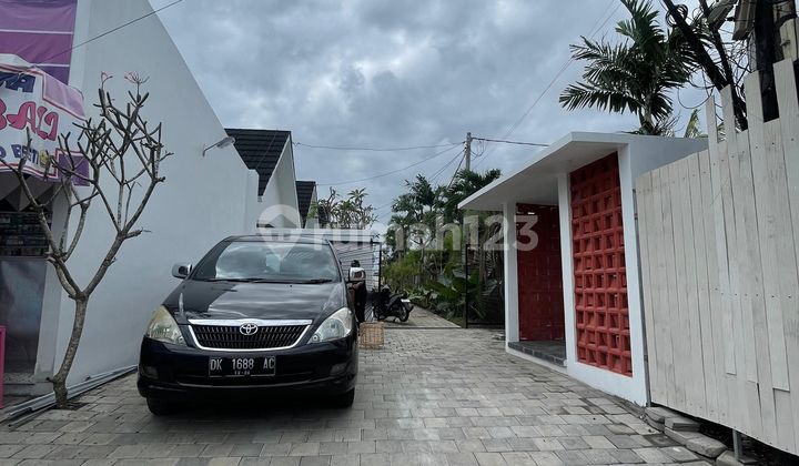 1-Story Villa 1 Bedroom Near Seminyak Beach on Cendrawasih Street Kerobokan North Kuta