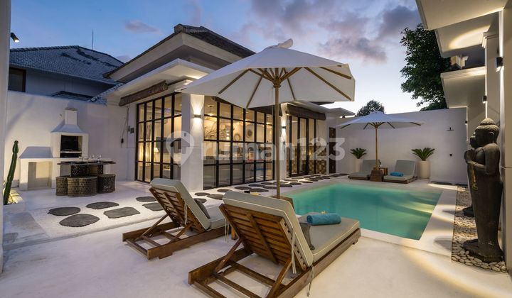 Luxurious Modern Villa, 250 M2, 2 Bedrooms, Fully Furnished in Padonan, North Kuta, Badung, Bali. Villa located at Jl. Raya Padonan No. 2, Tibubeneng, North Kuta, Badung, Bali, Indonesia, 80361, North Kuta. Luxurious Modern Villa, 250 M2, 2 Bedrooms, Fully Furnished in Padonan, North Kuta, Badung, Bali. Villa located at Jl. Raya Padonan No. 2, Tibubeneng, North Kuta, Badung, Bali, Indonesia, 80361, North Kuta.