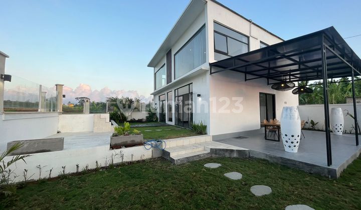 Beautiful Spacious 3-Bedroom Villa with Rice Field View in Kaba Kaba, Tabanan Bali