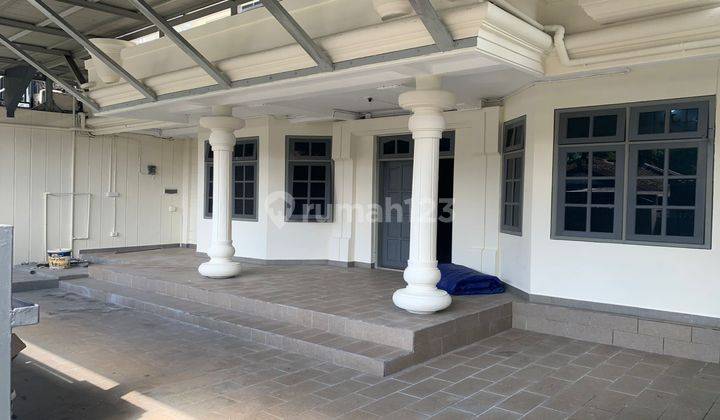 Nice 2 Storey House with Rooftop, Spacious Empty Area in Jimbaran, Nice Unfurnished Rental House, SHM - Freehold Certificate in Taman Griya, Jimbaran 2