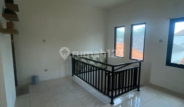 A Two-Story, 4-Bedroom Furnished House in a Housing Complex Near Pandawa Melasti Beach, at Beranda Bukit Hijau Jimbaran. A Nice House with SHM Certificate in Beranda Bukit Housing, Jl. Beranda Hijau I, Kutuh, South Kuta, Badung, Bali, Indonesia, 80361, Kutuh.