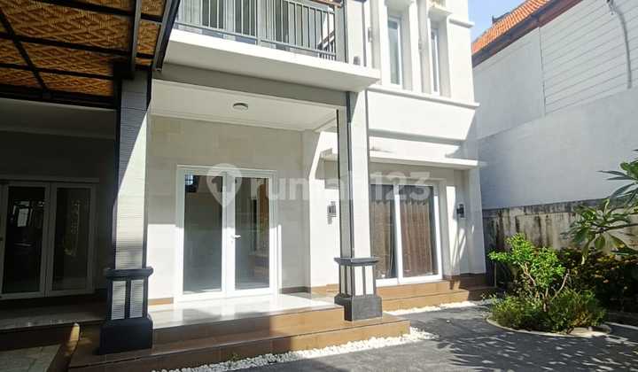 Modern Minimalist 3-Story House, 200 M2 Area, 3 Bedrooms with Rooftop on Jalan Bulakan Benoa, South Kuta. Nice House with SHM at Jl. Bulakan Sari No.3, Benoa, South Kuta, Badung, Bali, Indonesia, 80361, Benoa. Modern Minimalist 3-Story House, 200 M2 Area, 3 Bedrooms with Rooftop on Jalan Bulakan Benoa, South Kuta. Nice House with SHM at Jl. Bulakan Sari No.3, Benoa, South Kuta, Badung, Bali, Indonesia, 80361, Benoa.