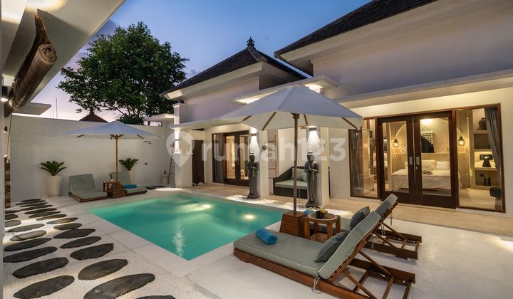 Luxurious Modern Villa, 250 M2, 2 Bedrooms, Fully Furnished in Padonan, North Kuta, Badung, Bali. Villa located at Jl. Raya Padonan No. 2, Tibubeneng, North Kuta, Badung, Bali, Indonesia, 80361, North Kuta. Luxurious Modern Villa, 250 M2, 2 Bedrooms, Fully Furnished in Padonan, North Kuta, Badung, Bali. Villa located at Jl. Raya Padonan No. 2, Tibubeneng, North Kuta, Badung, Bali, Indonesia, 80361, North Kuta.