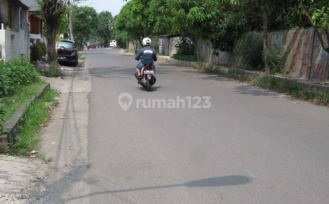 Rumah 2 Lantai Lokasi Jalan Utama di Bojong Indah  2