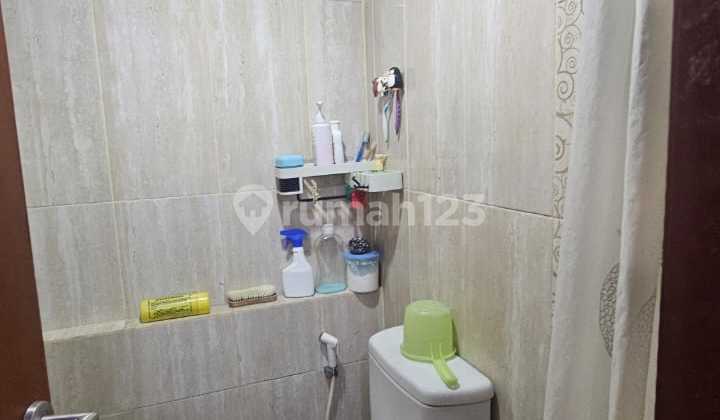 For Sale: Green Park View Apartment Semi-Furnished with New AC Bonus 2