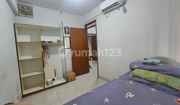 For Sale: Green Park View Apartment Semi-Furnished with New AC Bonus