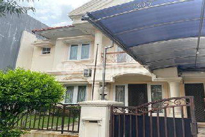 Rumah classic modern 2 lantai di pakuwon hanya 3M an
