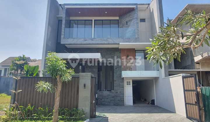Rumah mewah 2 lantai di woodland surabaya barat Rumah mewah 2 lantai di woodland surabaya barat
