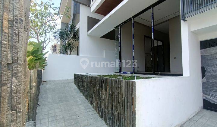 Rumah Brand New Luxury Minimalis Siap Huni Waterfront Citraland Surabaya Barat 2