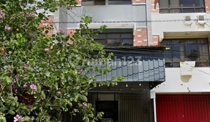 Zero Road 4-Story Ready-to-Use Shop House on Manyar Main Road, Surabaya