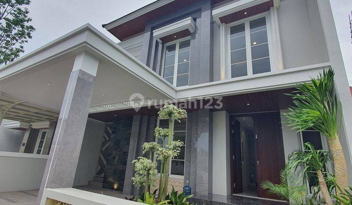 Rumah New Brend The Luxury Semi Furnish Villa Taman Telaga Surabaya Barat 1