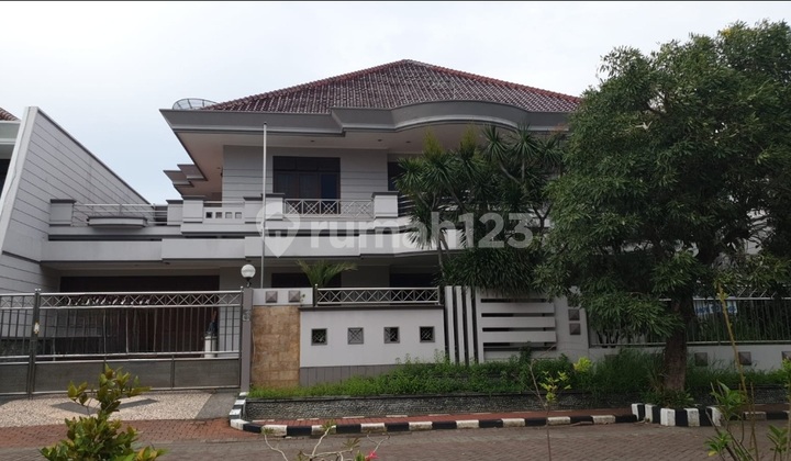 Luxury Ready-to-Occupy House in Raya Satelit, West Surabaya