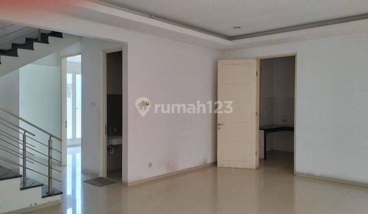 Rumah Bagus Bangunan 2 Lantai di Jl. The Mansion, Lontar, Kec. Sambikerep, Surabaya, Jawa Timur, Pakuwon Indah 2
