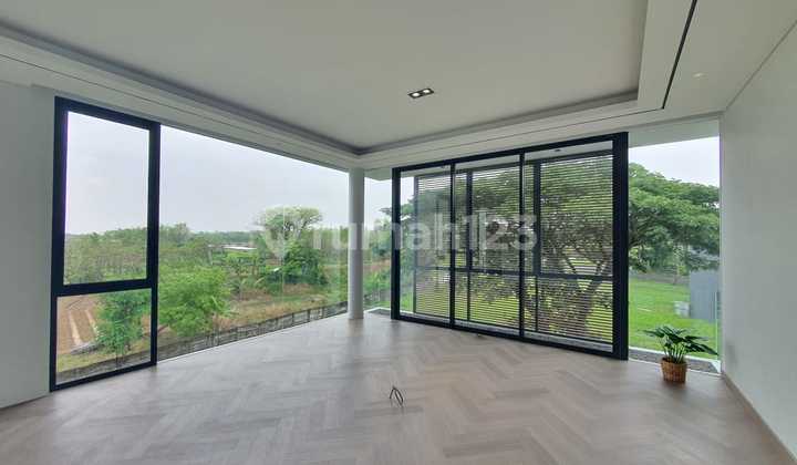 Modern Glass House 3-Story Beautiful HGB in Waterfront Cluster of Citraland Housing, Citraland Housing Waterfront Cluster, Jl. Waterfront Block WP3 No.27, Made, Sambikerep, Surabaya City, East Java, Indonesia, 60219, Sambikerep 2