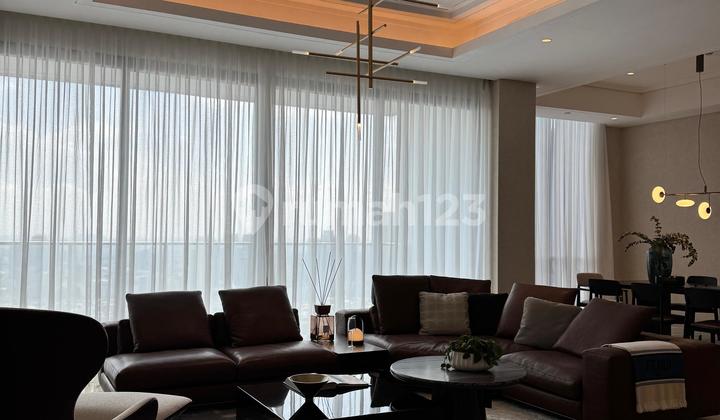 Regent Residence 3 Bedroom with Private Elevator Best Interior 2