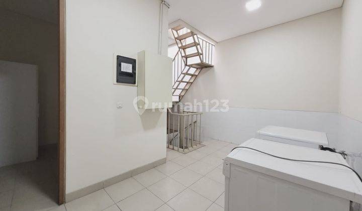 Disewakan Rumah Mewah 4 Kamar di Menteng With Pool 4