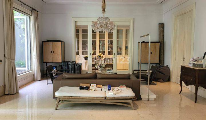 Disewakan Rumah 5 Kamar di Menteng Big Dining Room 2