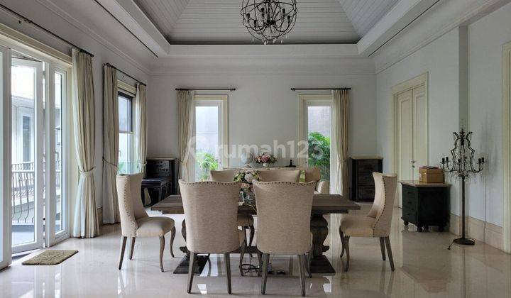 Disewakan Rumah 5 Kamar di Menteng Big Dining Room 12