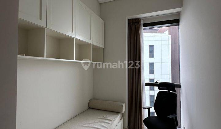 1 Park Avenue 2BR Size 146m2 Good Furnished View City 2