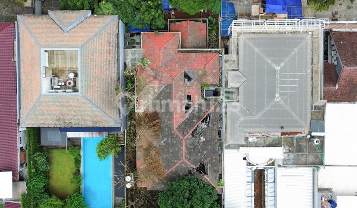 Old House Land Calculation in Kebayoran Baru, Jakarta, Wide Street Row