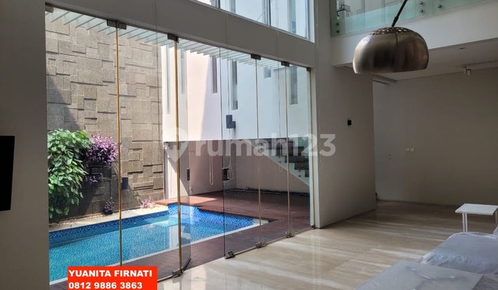 Luxurious House at Cipete Jakarta 3 Lantai Classic Theme Pool