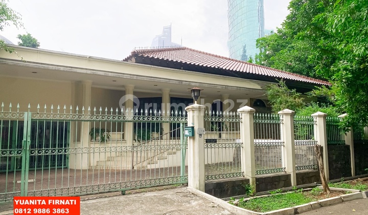 Luxurious House in Mega Kuningan Jakarta Area 865M2