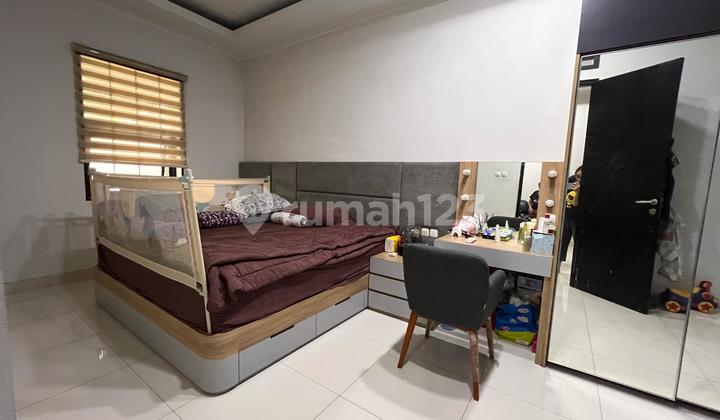 Fully Furnished, Brand New House Ready to Move In at Taman Holis Indah 1 2