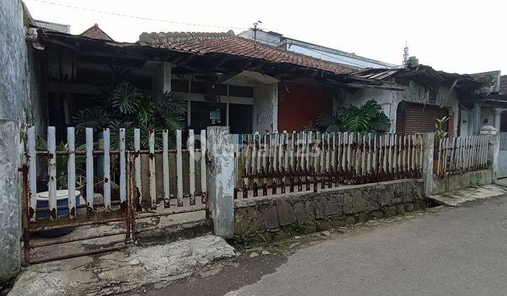 Rumah Cocok Untuk Investor Yang Suka Bagi Dua Rumah. Lokasi Bagus di Kopo Permai