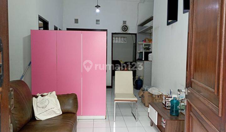 Rumah Semi Furnished Super Nyamman di Taman Kopo Indah 3 1