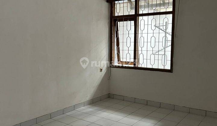 Rumah Posisi Hook di Taman Kopo Indah 1 2