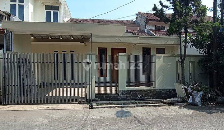 Rumah Siap Huni Lokasi One Gate System di Taman Holis Indah 1 1