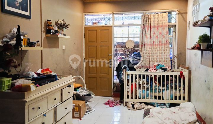 Rumah Lokasi Strategis Lingkungan Nyaman di Taman Rahayu 1