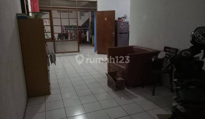 Rumah Akses Jalan Muat 2 Mobil di Taman Holis Indah 1 2