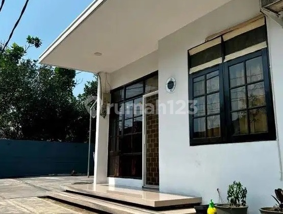 Rumah Bangunan Terawat Cocok Untuk Ekspedisi di Kopo Permai 2