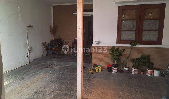 Rumah Semi Furnished di Taman Holis Indah 1 2