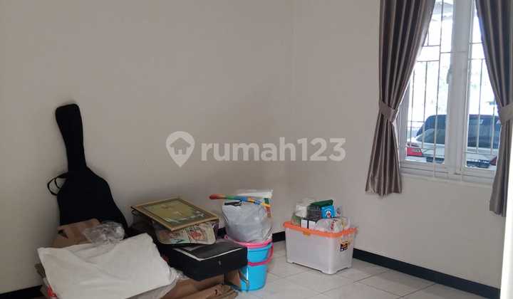 Rumah Bersih Terawat di Taman Kopo Indah 1 2