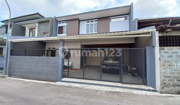 Rumah Baru Minimalis Modern di Pasirluyu Rumah Baru Minimalis Modern di Pasirluyu