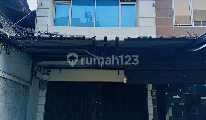 Ruko Dekat ke Jalan Utama Kopo di Taman Kopo Indah 1