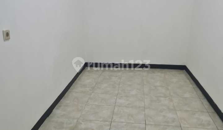 Rumah Strategis Dekat Ke Pasar Dan Terminal di Leuwi Panjang 2