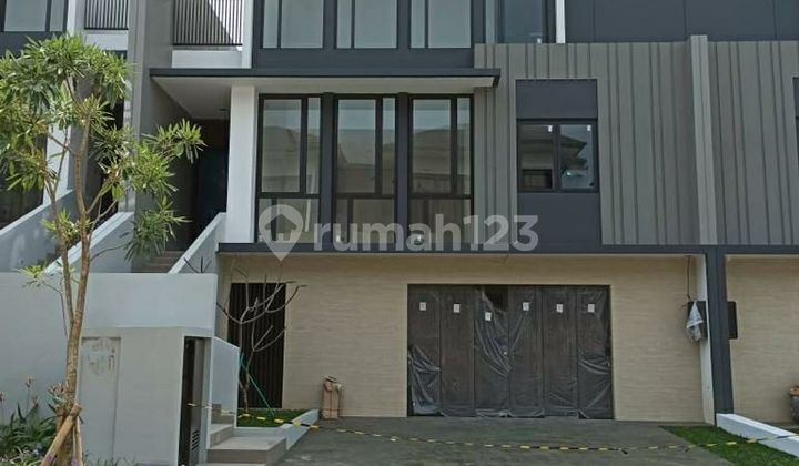 Dijual Cepat Rumah Baru 2 Lantai Hadap Selatan di Navapark 1